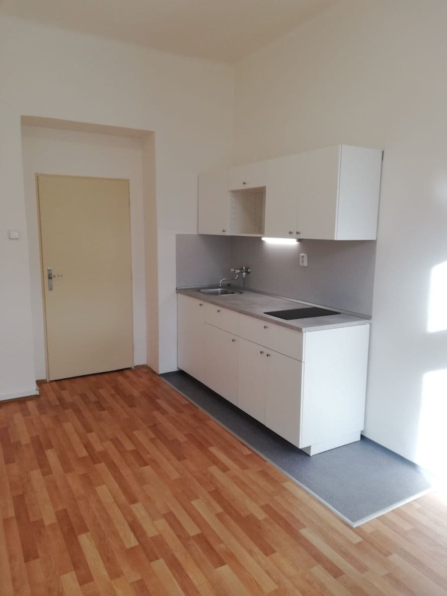 Pronájem bytu 1+1 38 m², Minská, Praha, Praha Pronájem bytu 1+1 38 m², Minská, Praha, Praha