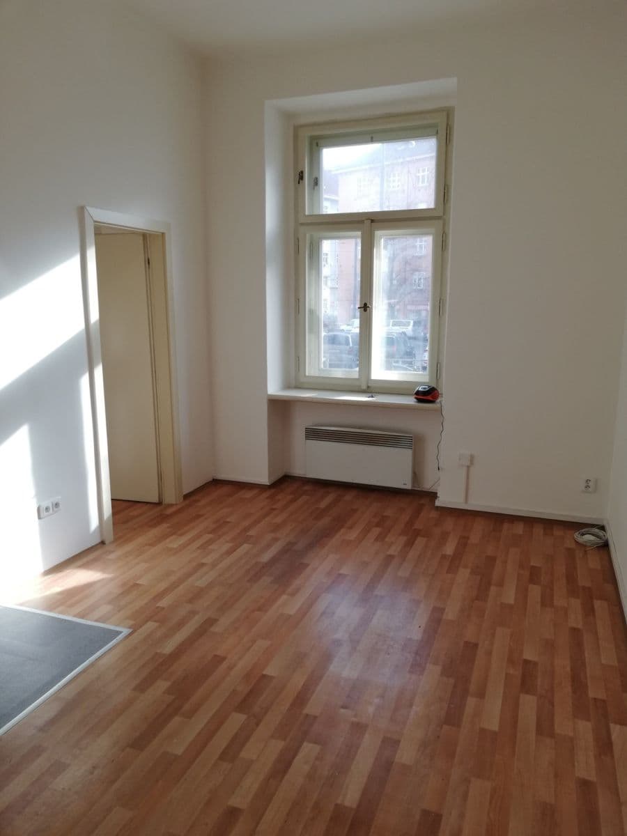 Pronájem bytu 1+1 38 m², Minská, Praha, Praha Pronájem bytu 1+1 38 m², Minská, Praha, Praha