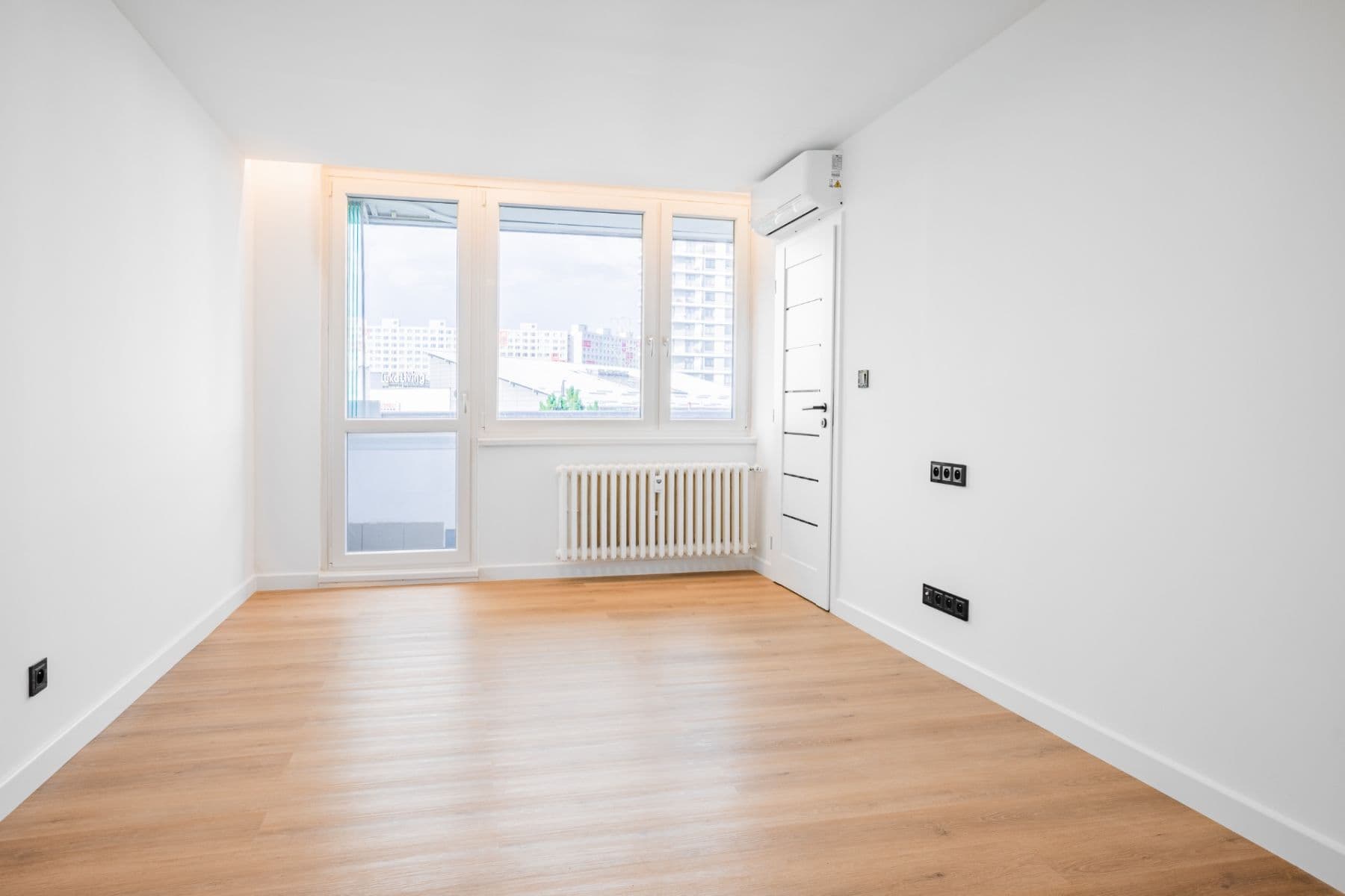 Prodej bytu 2+kk 46 m², U Jezera, Praha, Praha Prodej bytu 2+kk 46 m², U Jezera, Praha, Praha