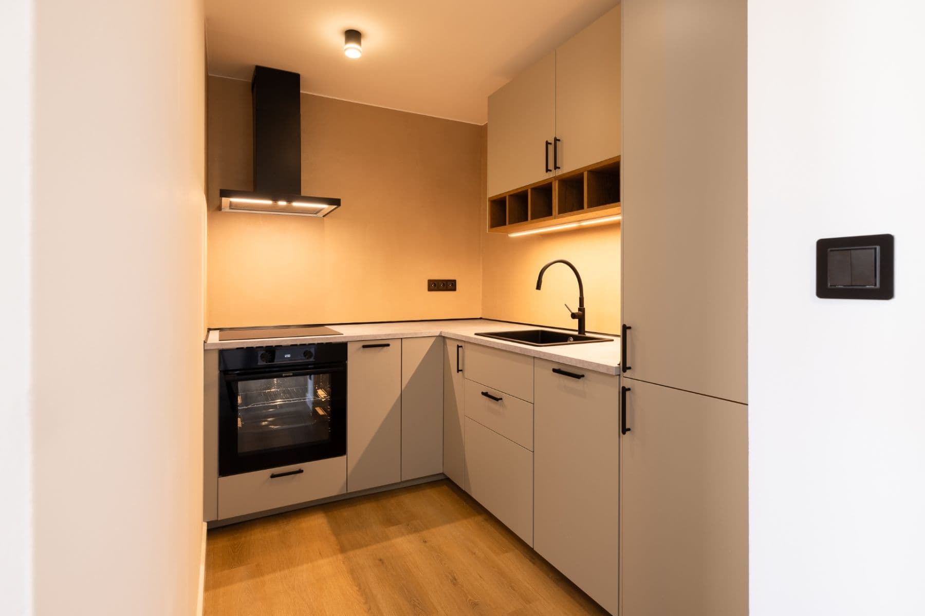 Prodej bytu 2+kk 46 m², U Jezera, Praha, Praha Prodej bytu 2+kk 46 m², U Jezera, Praha, Praha