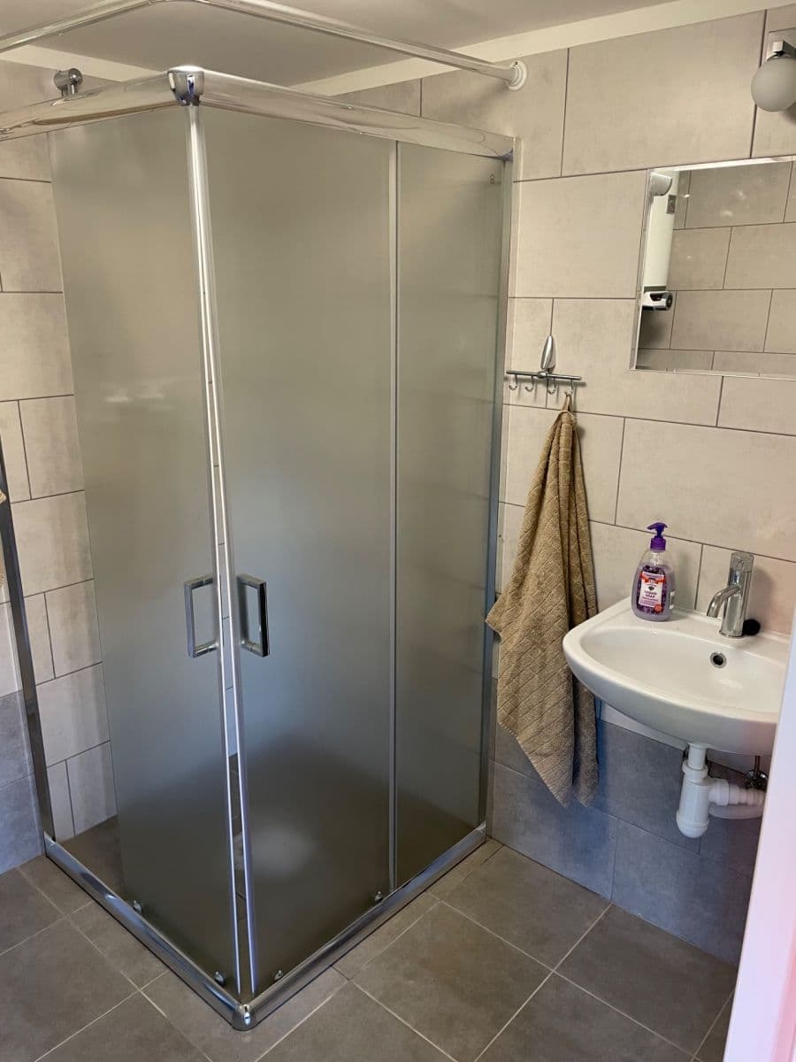 Pronájem chaty, chalupy 56 m², pozemek 340 m², Dobšín, Středočeský kraj Pronájem chaty, chalupy 56 m², pozemek 340 m², Dobšín, Středočeský kraj