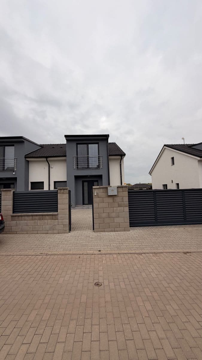 Pronájem domu 120 m², pozemek 399 m², Chrášťany, Středočeský kraj Pronájem domu 120 m², pozemek 399 m², Chrášťany, Středočeský kraj