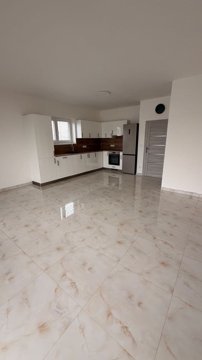 Pronájem domu 120 m², pozemek 399 m², Chrášťany, Středočeský kraj Pronájem domu 120 m², pozemek 399 m², Chrášťany, Středočeský kraj
