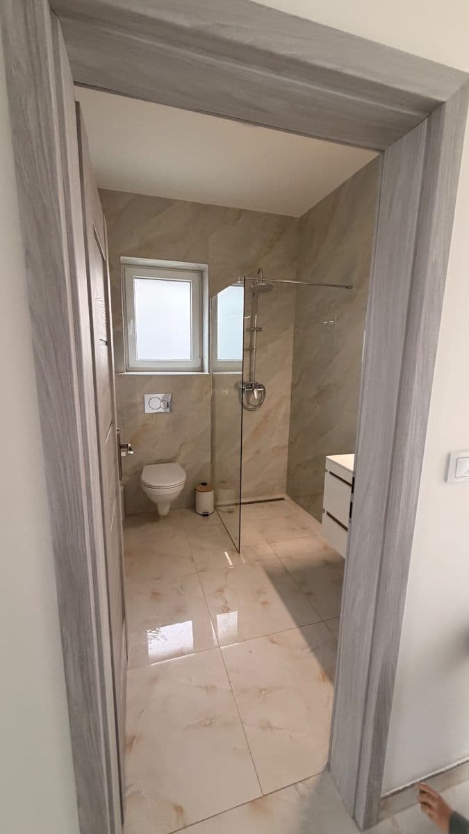 Pronájem domu 120 m², pozemek 399 m², Chrášťany, Středočeský kraj Pronájem domu 120 m², pozemek 399 m², Chrášťany, Středočeský kraj