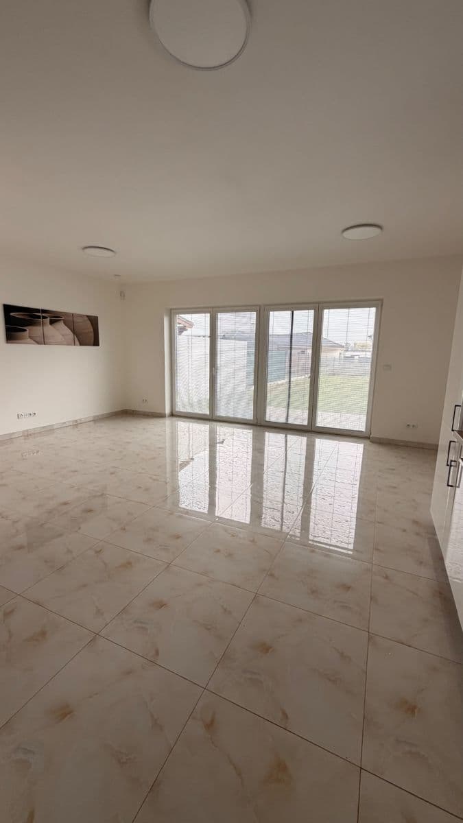 Pronájem domu 120 m², pozemek 399 m², Chrášťany, Středočeský kraj Pronájem domu 120 m², pozemek 399 m², Chrášťany, Středočeský kraj