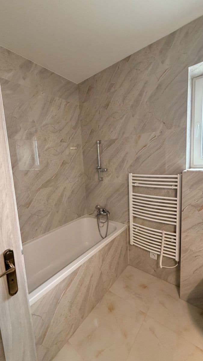 Pronájem domu 120 m², pozemek 399 m², Chrášťany, Středočeský kraj Pronájem domu 120 m², pozemek 399 m², Chrášťany, Středočeský kraj