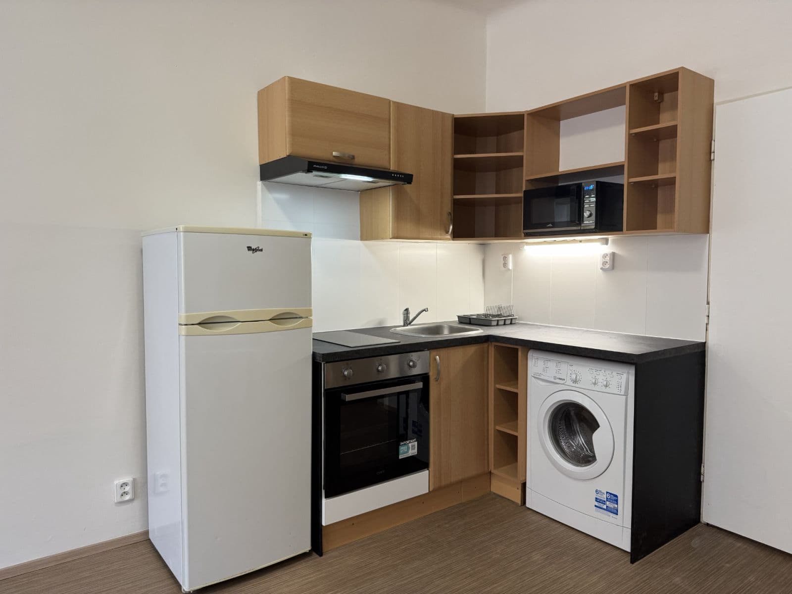 Pronájem bytu Garsoniéra 25 m², Oldřichova, Praha, Praha Pronájem bytu Garsoniéra 25 m², Oldřichova, Praha, Praha