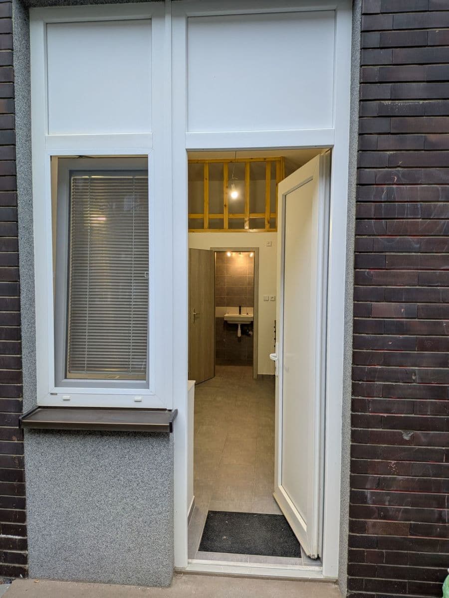 Pronájem nebytového prostoru 15 m², Botanická, Brno, Jihomoravský kraj Pronájem nebytového prostoru 15 m², Botanická, Brno, Jihomoravský kraj