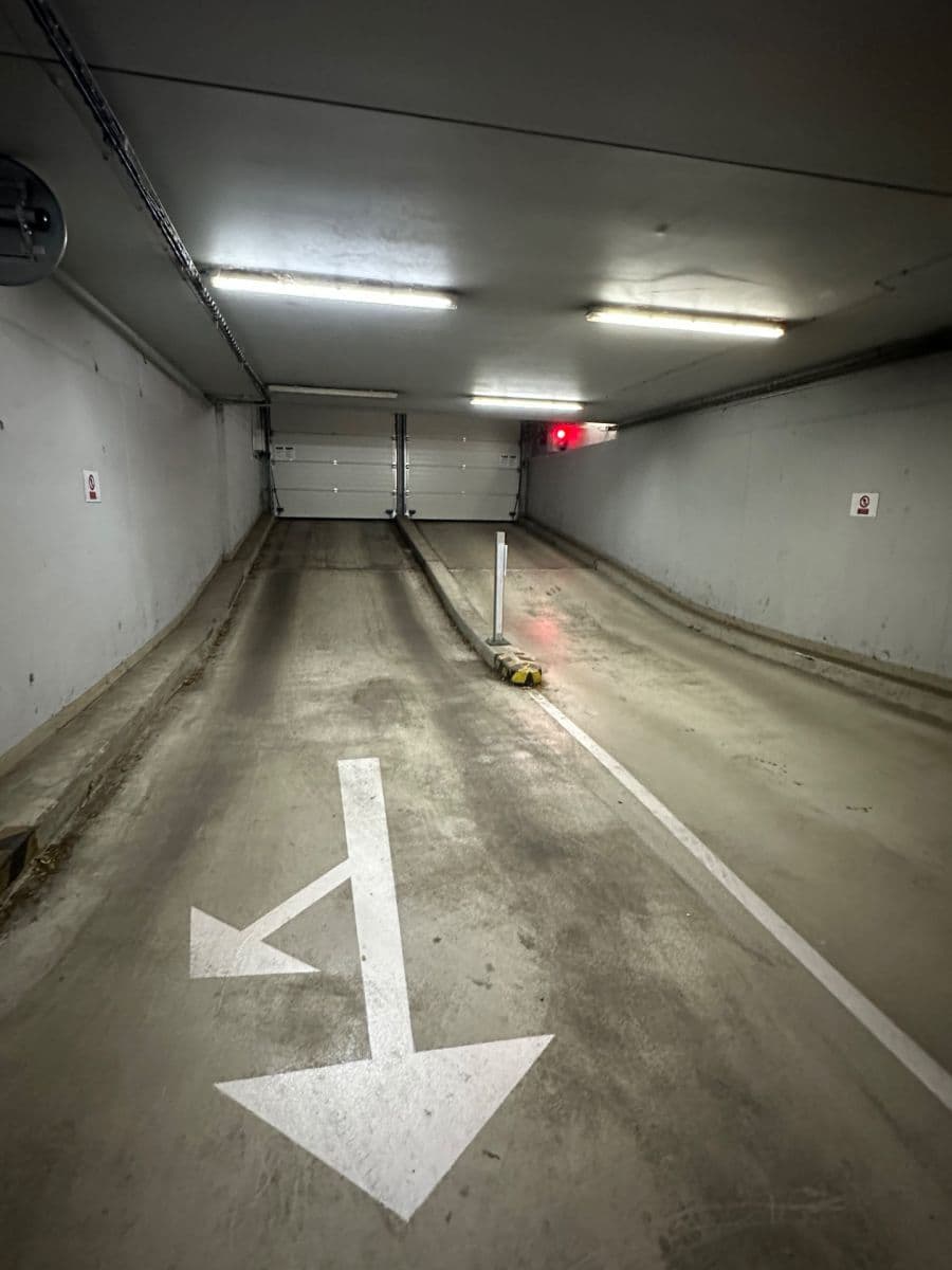 Pronájem garáže 13 m², Křižíkova, Praha, Praha Pronájem garáže 13 m², Křižíkova, Praha, Praha