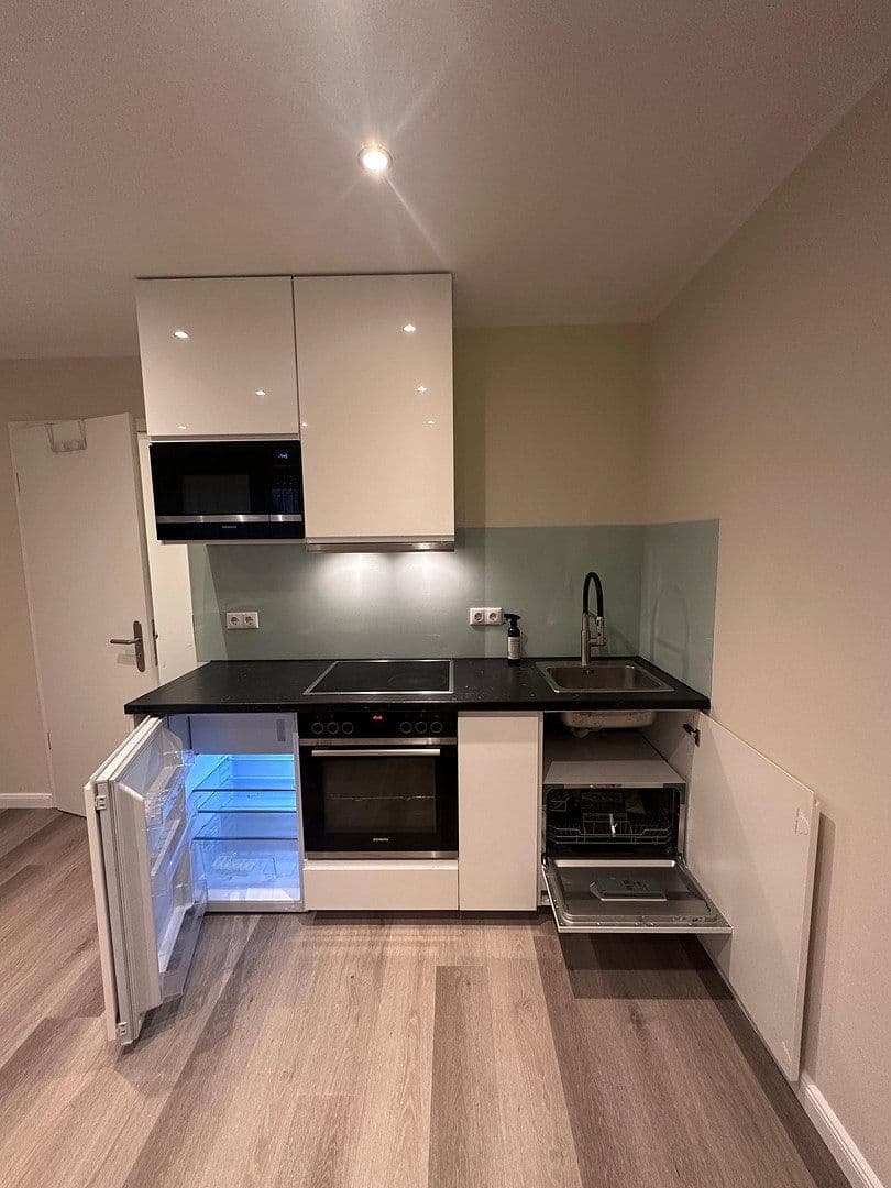 Pronájem bytu 2+1 41 m², In der Au 35, Frankfurt am Main, Hessen Pronájem bytu 2+1 41 m², In der Au 35, Frankfurt am Main, Hessen