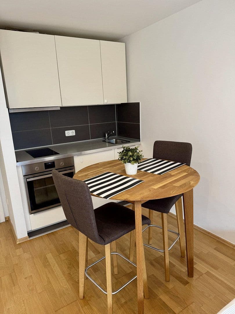 Prodej bytu 1+1 26 m², Brecherspitzstraße 6a, München, Bavorsko Prodej bytu 1+1 26 m², Brecherspitzstraße 6a, München, Bavorsko