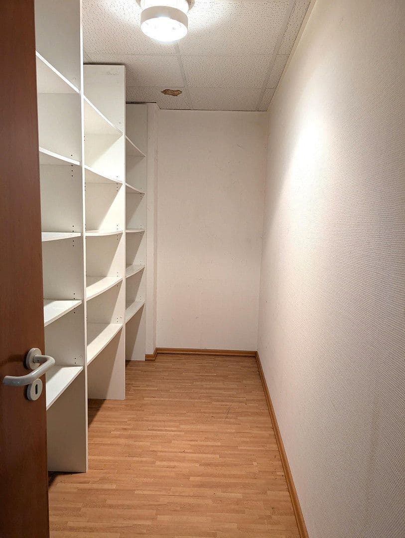 Pronájem kanceláře 103 m², Kaiserslautern, Porýní-Falc Pronájem kanceláře 103 m², Kaiserslautern, Porýní-Falc