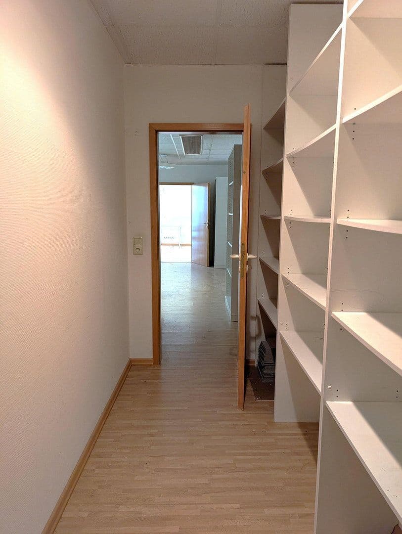 Pronájem kanceláře 103 m², Kaiserslautern, Porýní-Falc Pronájem kanceláře 103 m², Kaiserslautern, Porýní-Falc