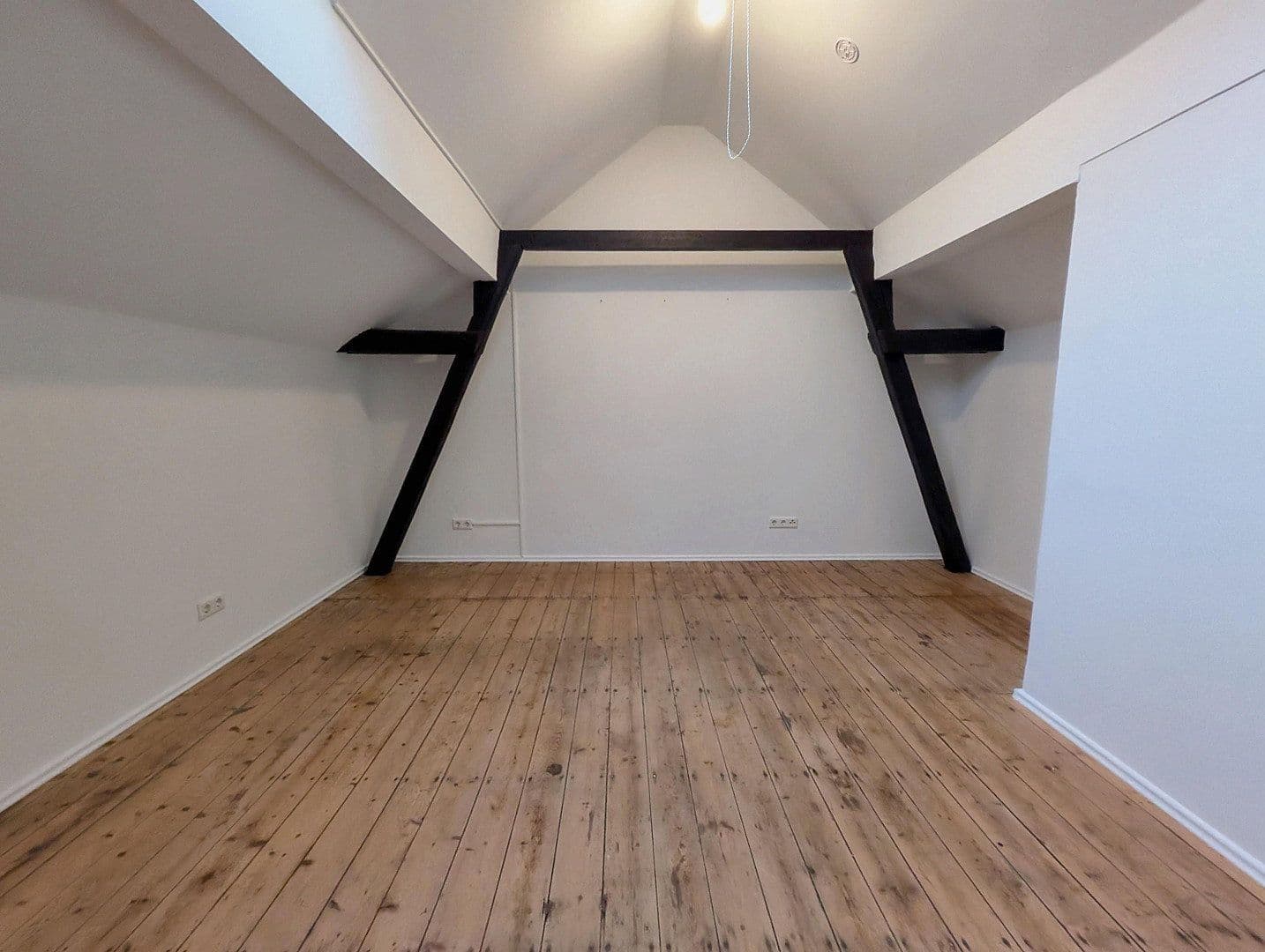 Pronájem bytu 2+1 58 m², Merscheider Straße 99a, Solingen, Severní Porýní-Vestfálsko Pronájem bytu 2+1 58 m², Merscheider Straße 99a, Solingen, Severní Porýní-Vestfálsko
