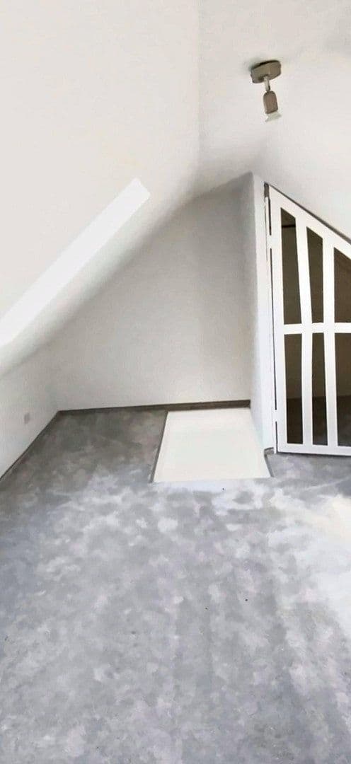 Pronájem bytu 3+1 95 m², Merscheider Straße 99, Solingen, Severní Porýní-Vestfálsko Pronájem bytu 3+1 95 m², Merscheider Straße 99, Solingen, Severní Porýní-Vestfálsko