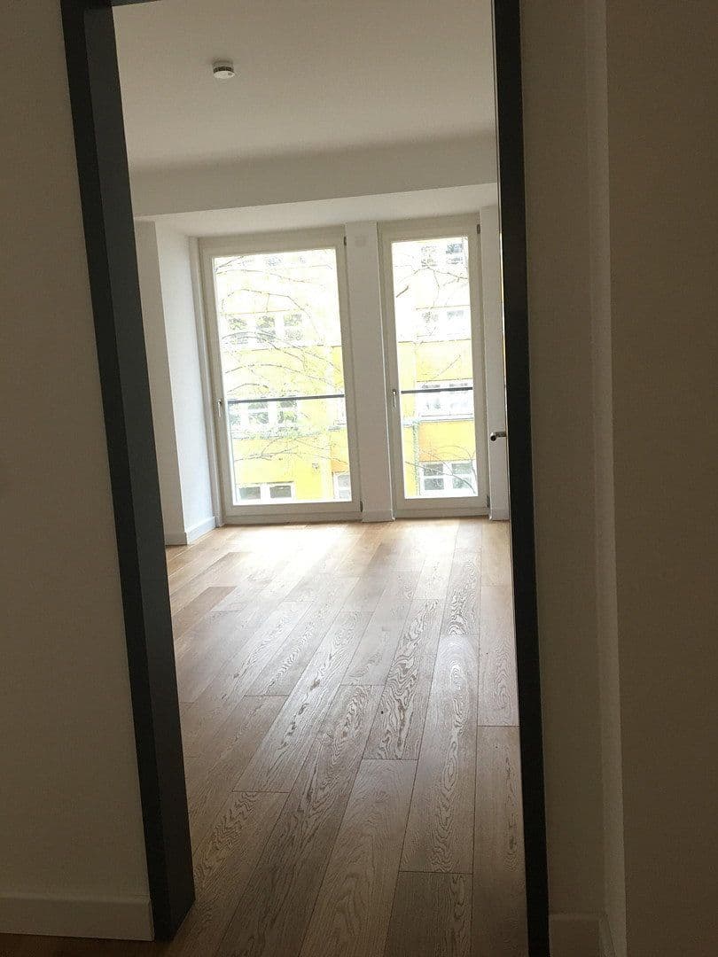 Pronájem bytu 2+1 62 m², Otto-Suhr-Allee 18 / 20, Berlin, Berlín Pronájem bytu 2+1 62 m², Otto-Suhr-Allee 18 / 20, Berlin, Berlín