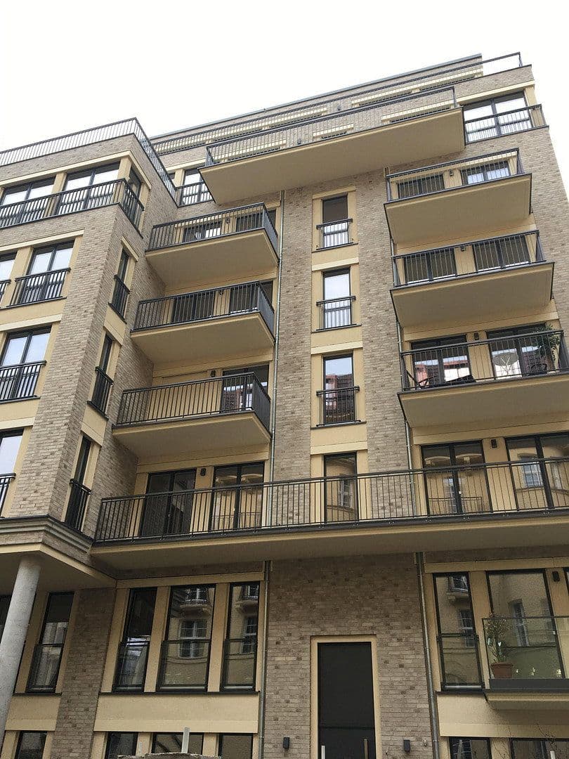 Pronájem bytu 2+1 62 m², Otto-Suhr-Allee 18 / 20, Berlin, Berlín Pronájem bytu 2+1 62 m², Otto-Suhr-Allee 18 / 20, Berlin, Berlín