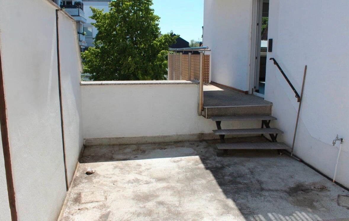 Pronájem bytu 1+1 10 m², Taunusstr 2, Kriftel, Hessen Pronájem bytu 1+1 10 m², Taunusstr 2, Kriftel, Hessen