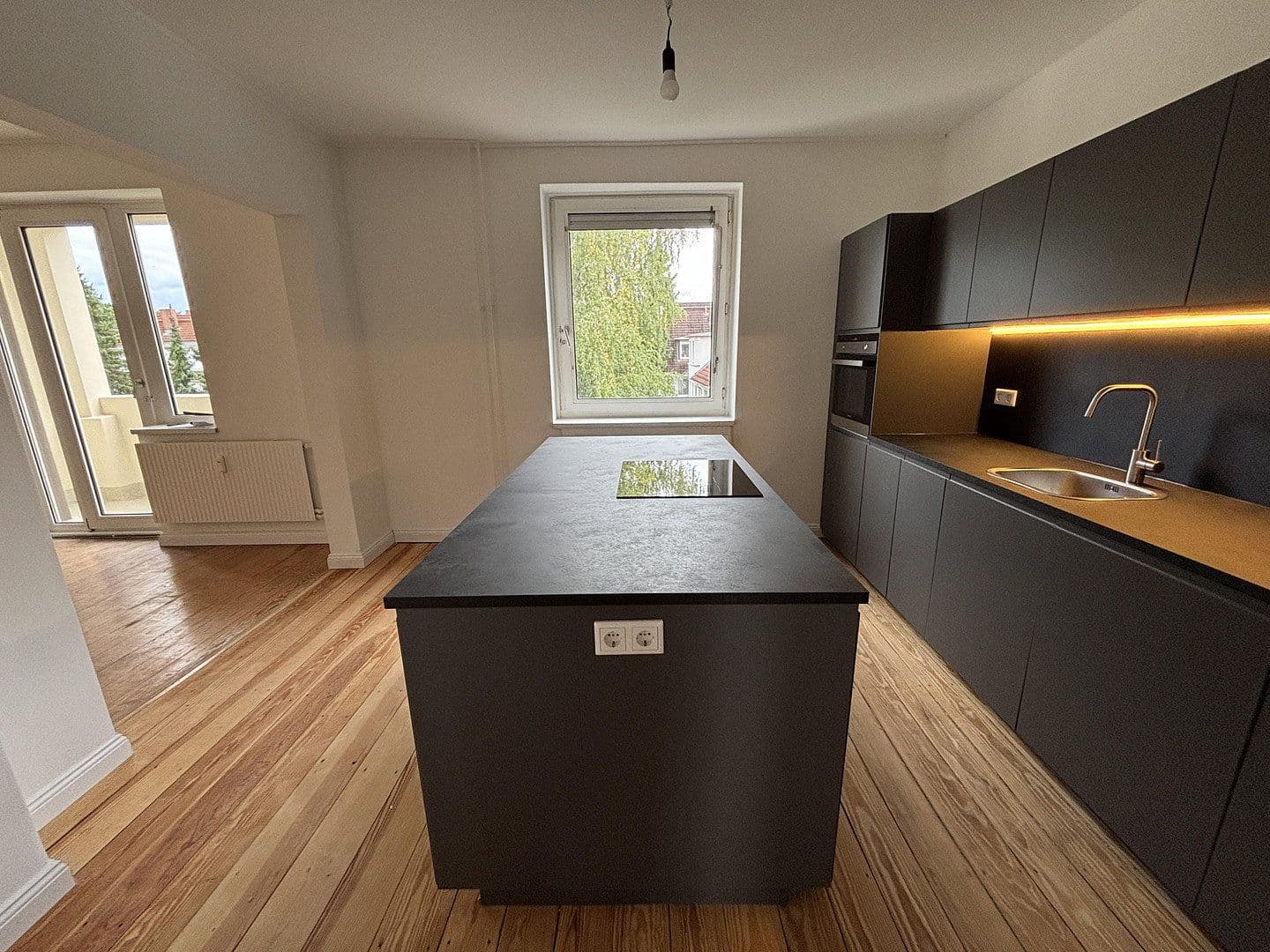Prodej bytu 4+1 95 m², Hamburg, Hamburg Prodej bytu 4+1 95 m², Hamburg, Hamburg