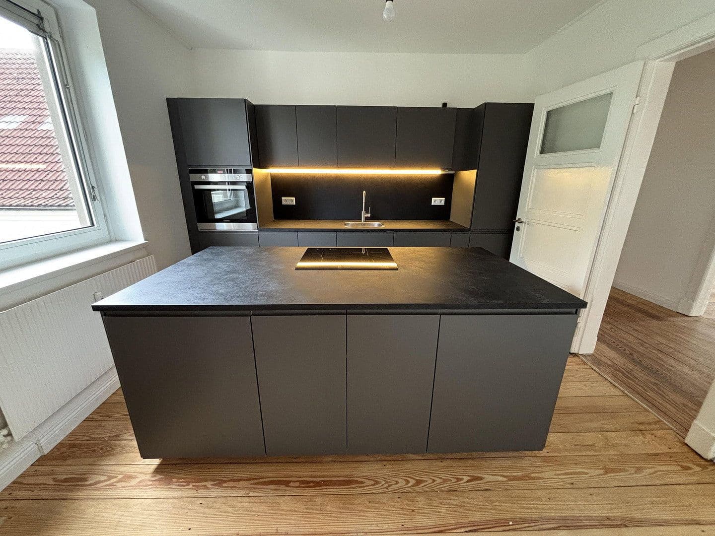 Prodej bytu 4+1 95 m², Hamburg, Hamburg Prodej bytu 4+1 95 m², Hamburg, Hamburg