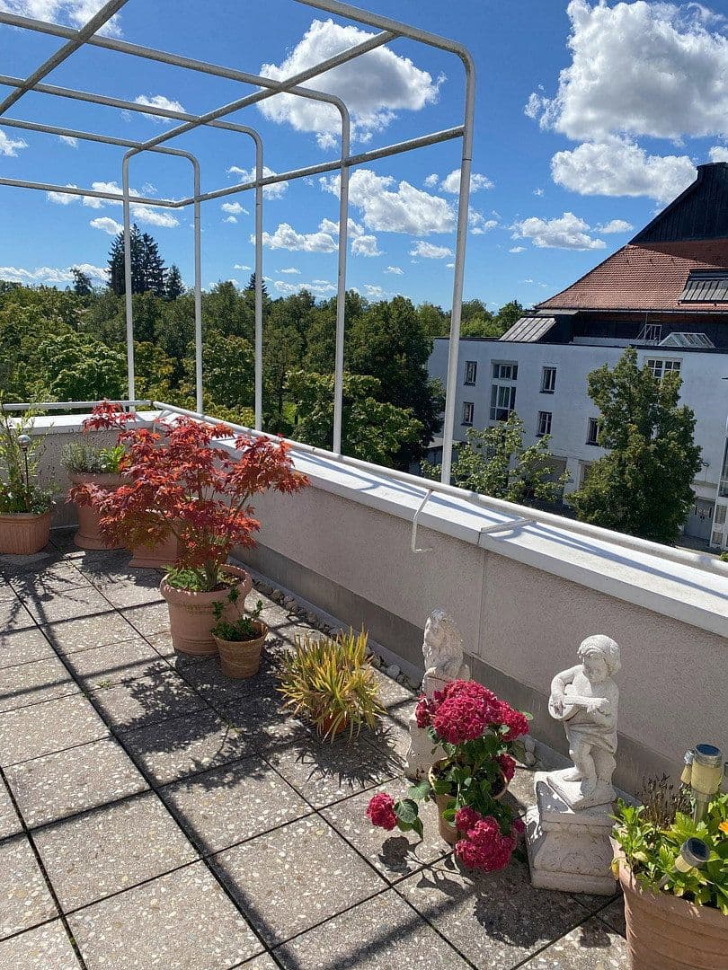 Prodej bytu 4+1 133 m², Am Bogen 32, Ottobrunn, Bavorsko Prodej bytu 4+1 133 m², Am Bogen 32, Ottobrunn, Bavorsko
