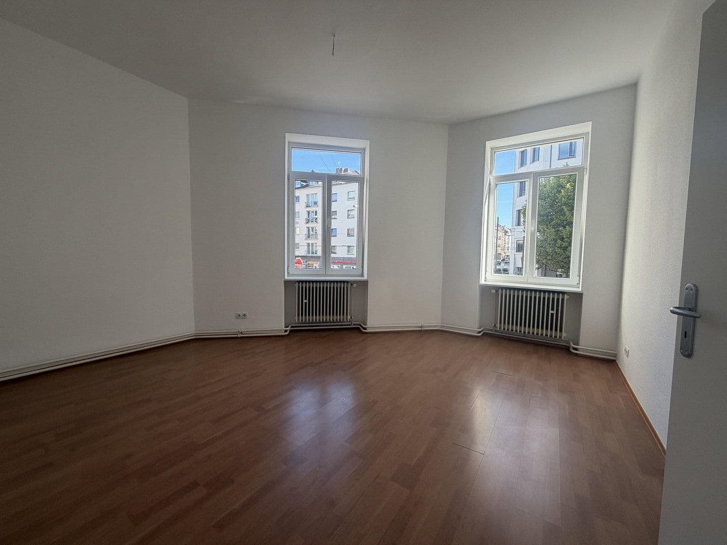 Pronájem bytu 3+1 98 m², Eckenheimer Landstraße 103, Frankfurt am Main, Hessen Pronájem bytu 3+1 98 m², Eckenheimer Landstraße 103, Frankfurt am Main, Hessen