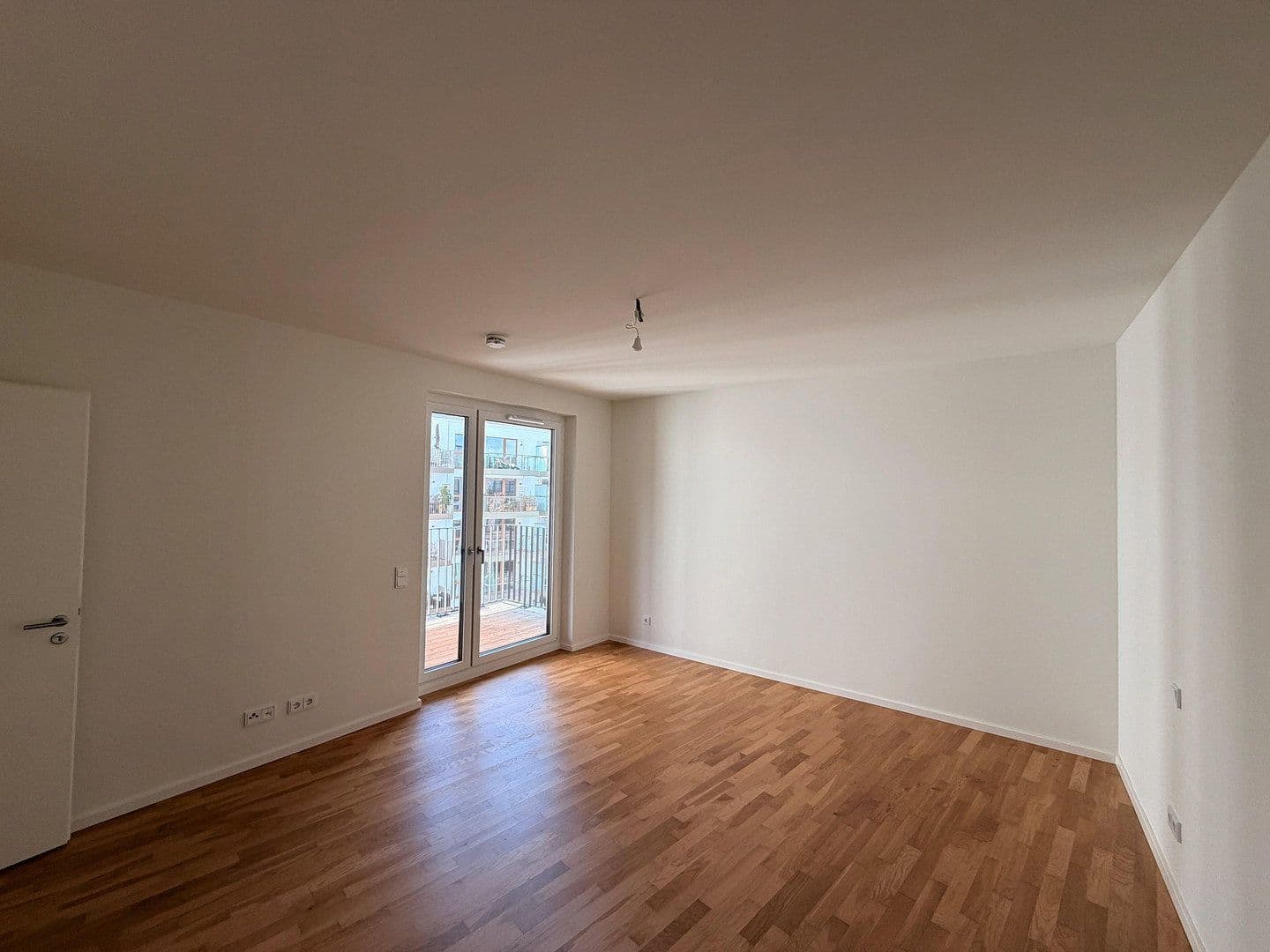 Pronájem bytu 3+1 98 m², Billhorner Kanalstraße 64, Hamburg, Hamburg Pronájem bytu 3+1 98 m², Billhorner Kanalstraße 64, Hamburg, Hamburg