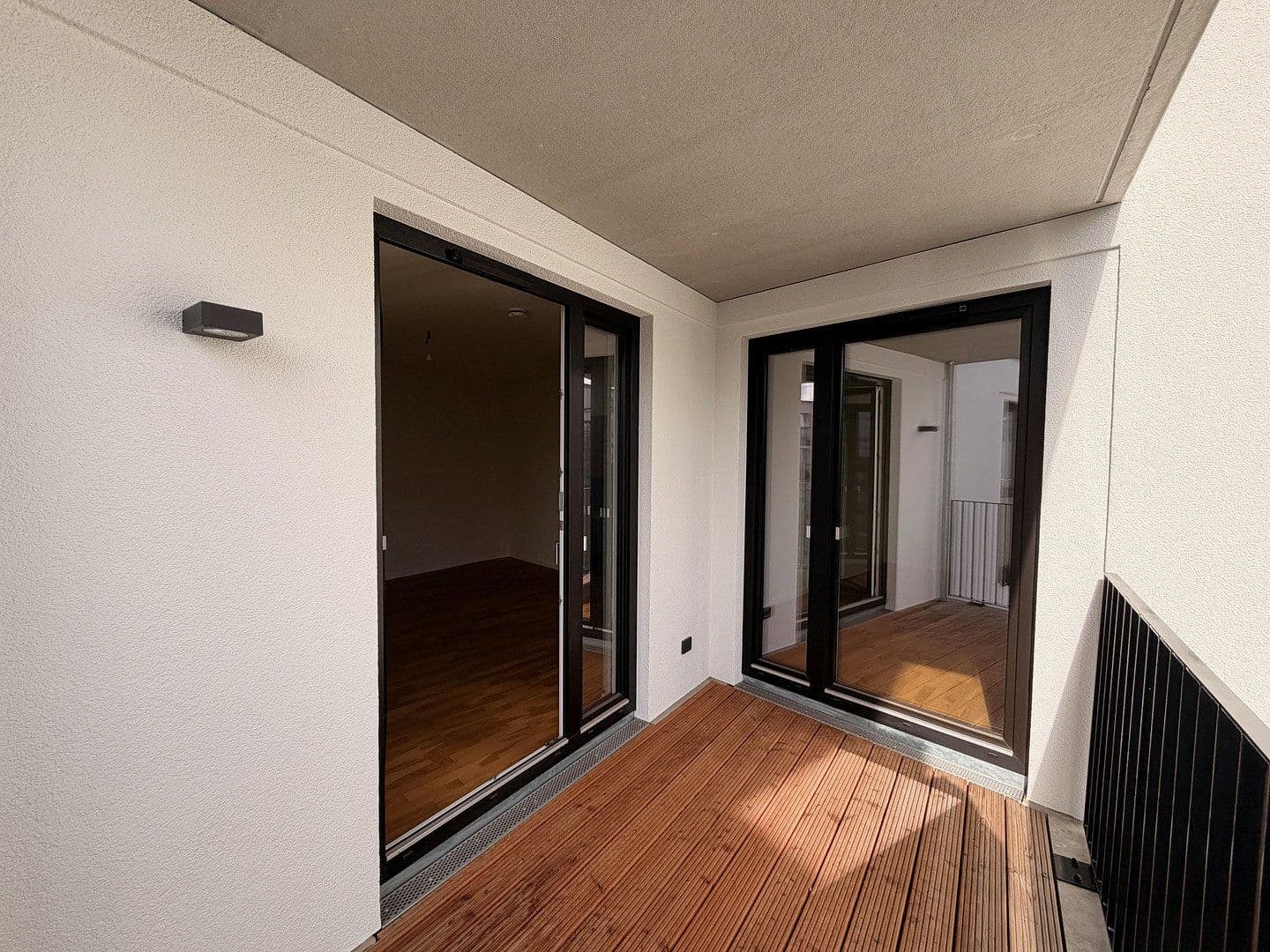 Pronájem bytu 3+1 98 m², Billhorner Kanalstraße 64, Hamburg, Hamburg Pronájem bytu 3+1 98 m², Billhorner Kanalstraße 64, Hamburg, Hamburg
