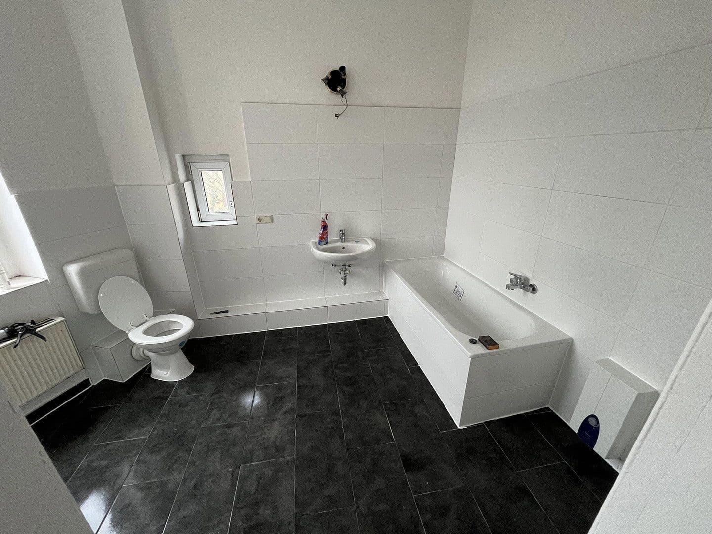 Prodej domu 553 m², Bismarckstraße 47, Bitterfeld-Wolfen, Sasko-Anhaltsko Prodej domu 553 m², Bismarckstraße 47, Bitterfeld-Wolfen, Sasko-Anhaltsko