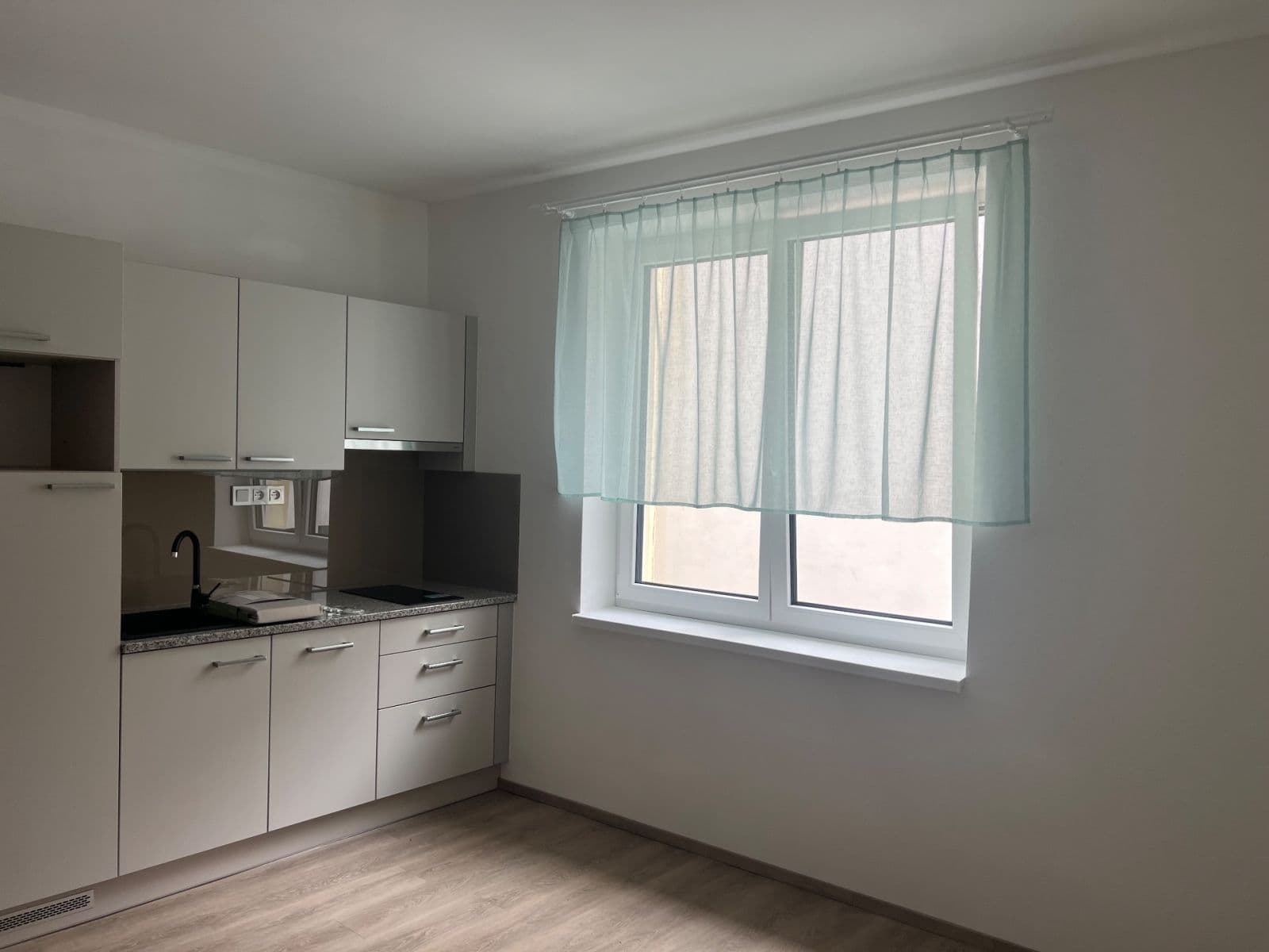Pronájem bytu 1+kk 30 m², Puškinova, Plzeň, Plzeňský kraj Pronájem bytu 1+kk 30 m², Puškinova, Plzeň, Plzeňský kraj