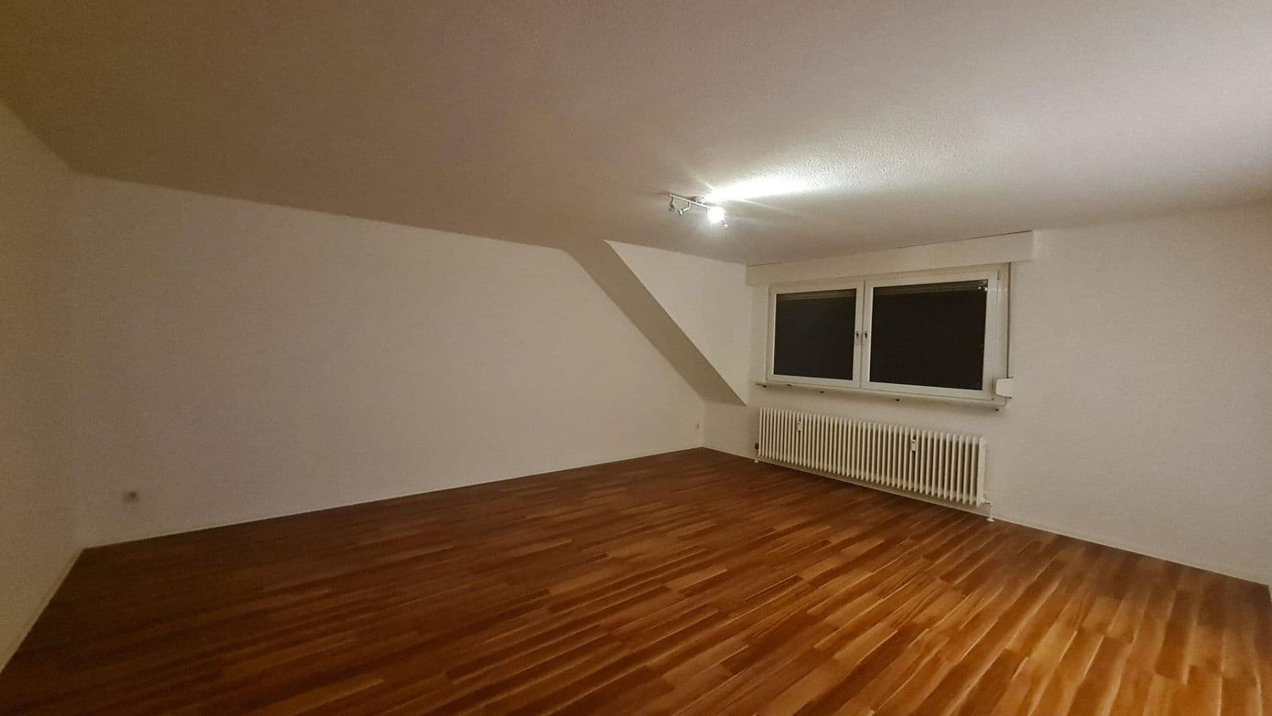 Pronájem bytu 2+1 69 m², Miesenheimerstr. 50, Plaidt, Porýní-Falc Pronájem bytu 2+1 69 m², Miesenheimerstr. 50, Plaidt, Porýní-Falc