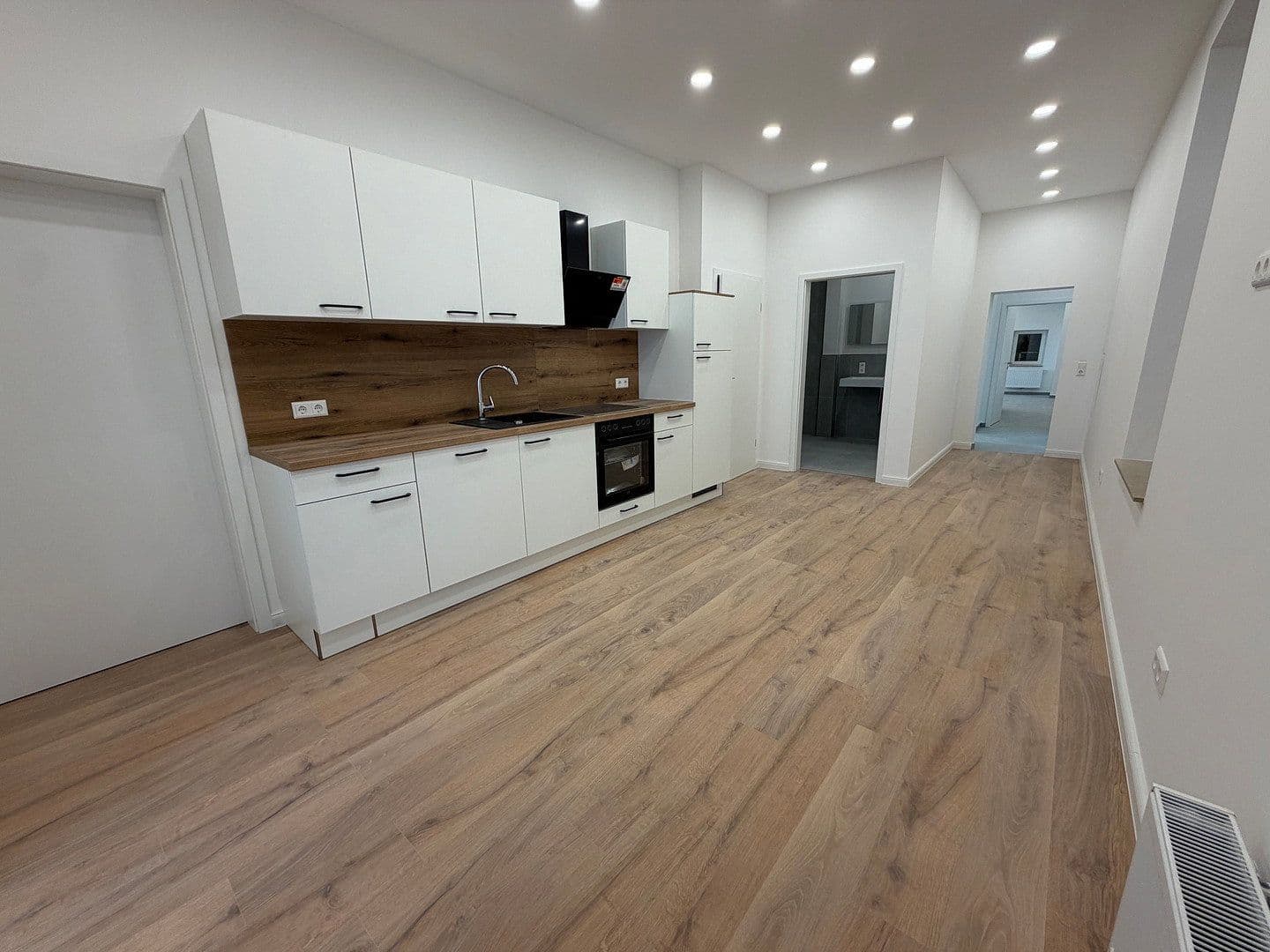 Pronájem bytu 4+1 95 m², Gaststraße 9, Oldenburg, Dolní Sasko Pronájem bytu 4+1 95 m², Gaststraße 9, Oldenburg, Dolní Sasko