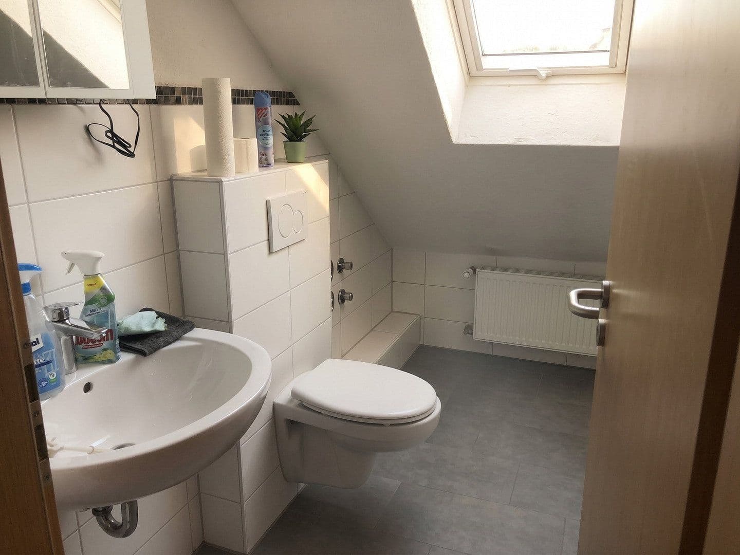 Pronájem bytu 2+1 47 m², Voßstraße 12, Brühl, Bádensko-Württembersko Pronájem bytu 2+1 47 m², Voßstraße 12, Brühl, Bádensko-Württembersko