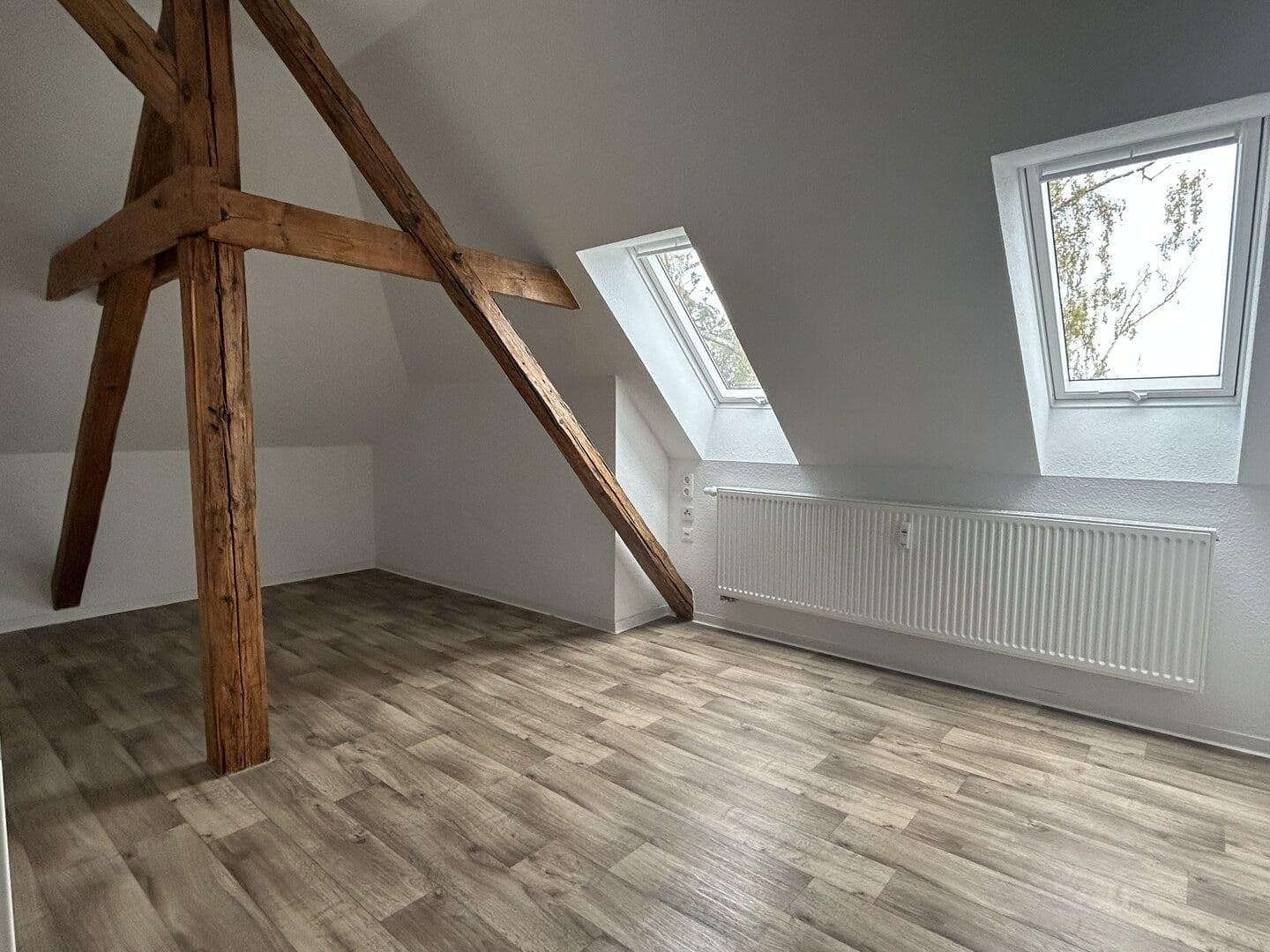 Pronájem bytu 5+1 125 m², Magdeburg, Sasko-Anhaltsko Pronájem bytu 5+1 125 m², Magdeburg, Sasko-Anhaltsko