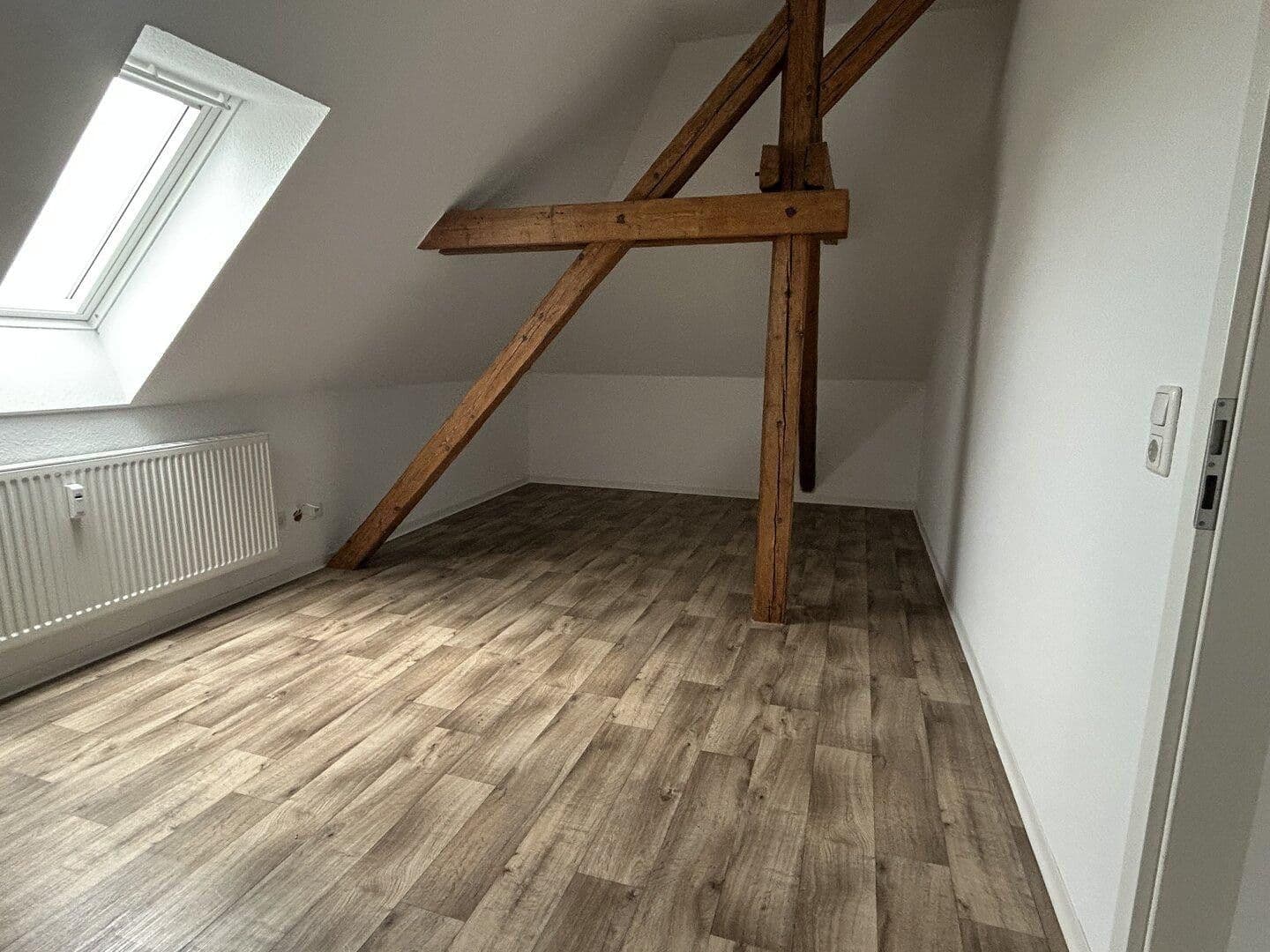 Pronájem bytu 5+1 125 m², Magdeburg, Sasko-Anhaltsko Pronájem bytu 5+1 125 m², Magdeburg, Sasko-Anhaltsko