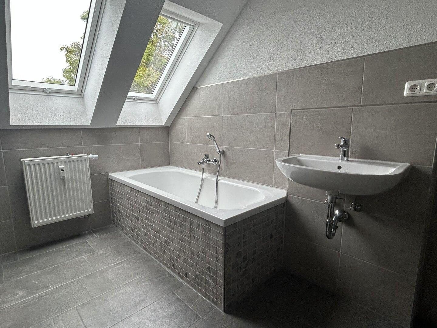 Pronájem bytu 5+1 125 m², Magdeburg, Sasko-Anhaltsko Pronájem bytu 5+1 125 m², Magdeburg, Sasko-Anhaltsko