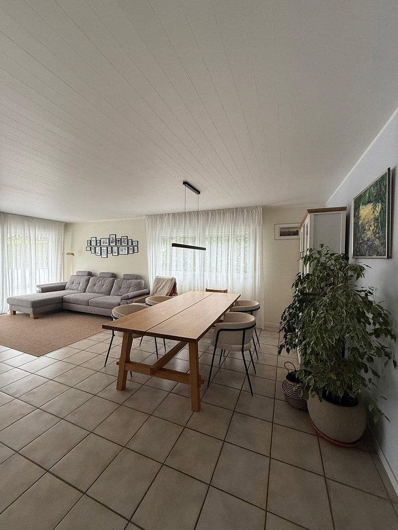 Prodej domu 154 m², pozemek 523 m², Weimarer Strasse 61, Bornheim, Severní Porýní-Vestfálsko Prodej domu 154 m², pozemek 523 m², Weimarer Strasse 61, Bornheim, Severní Porýní-Vestfálsko
