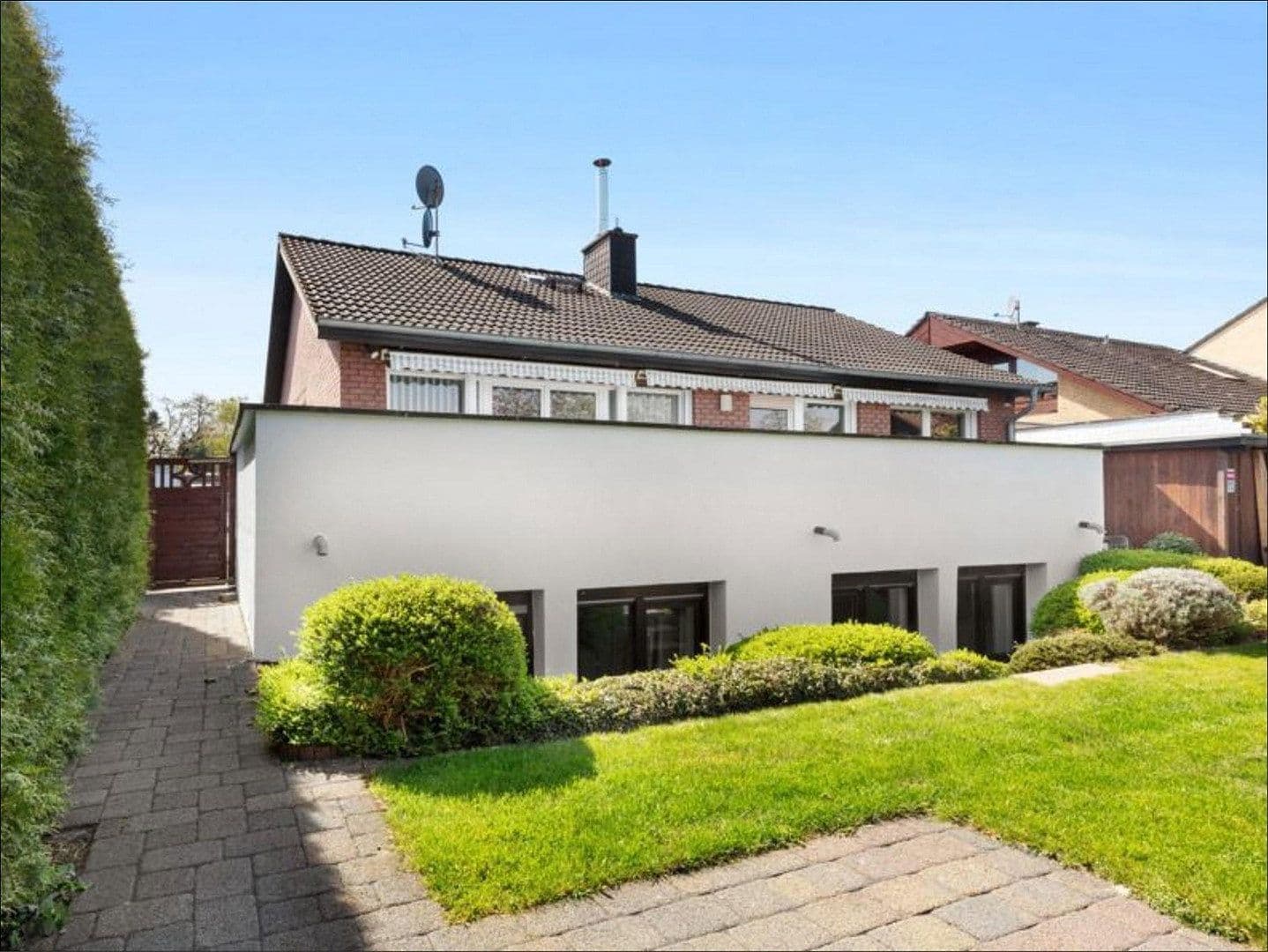 Prodej domu 154 m², pozemek 523 m², Weimarer Strasse 61, Bornheim, Severní Porýní-Vestfálsko Prodej domu 154 m², pozemek 523 m², Weimarer Strasse 61, Bornheim, Severní Porýní-Vestfálsko
