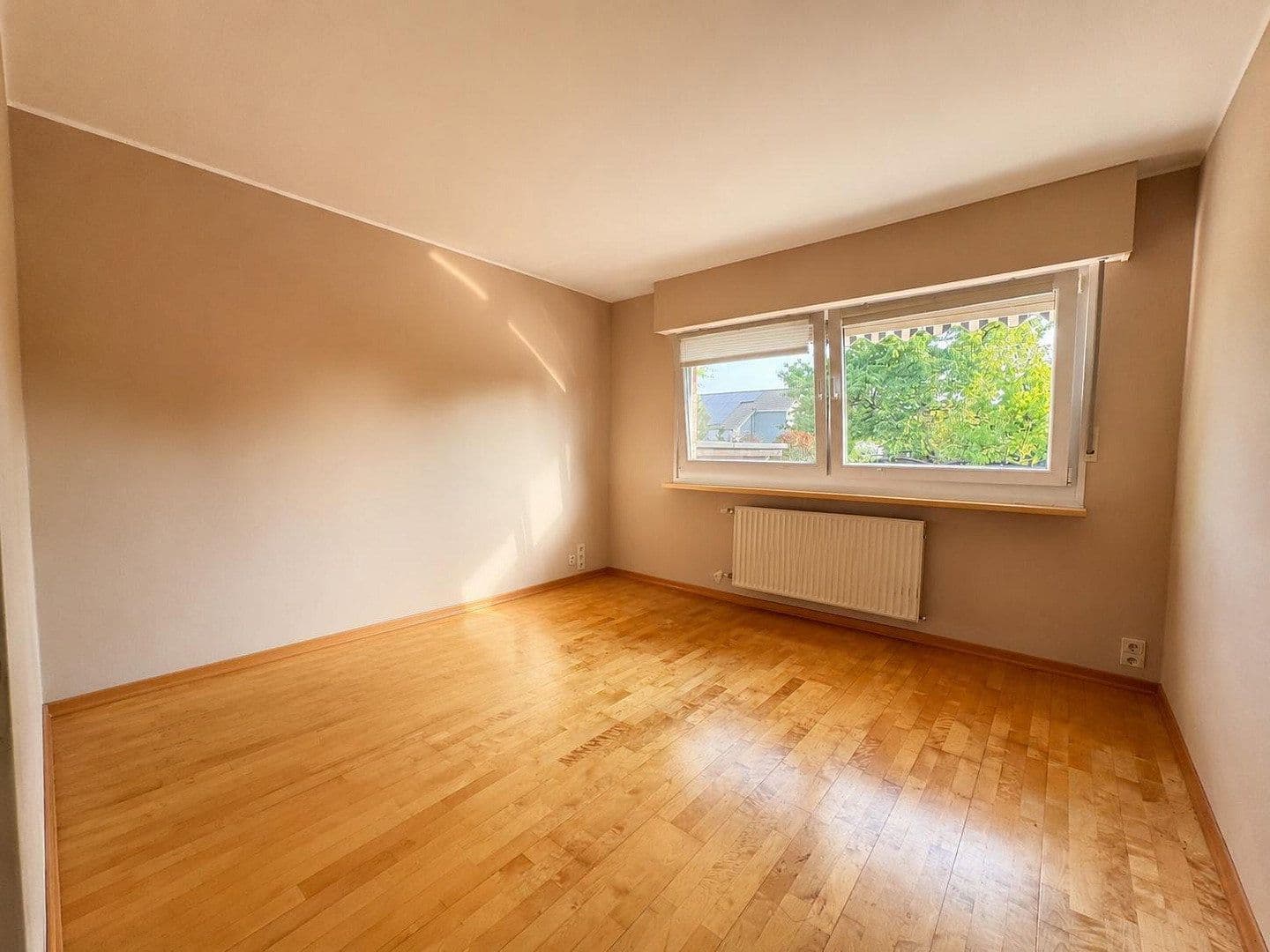 Prodej domu 154 m², pozemek 523 m², Weimarer Strasse 61, Bornheim, Severní Porýní-Vestfálsko Prodej domu 154 m², pozemek 523 m², Weimarer Strasse 61, Bornheim, Severní Porýní-Vestfálsko