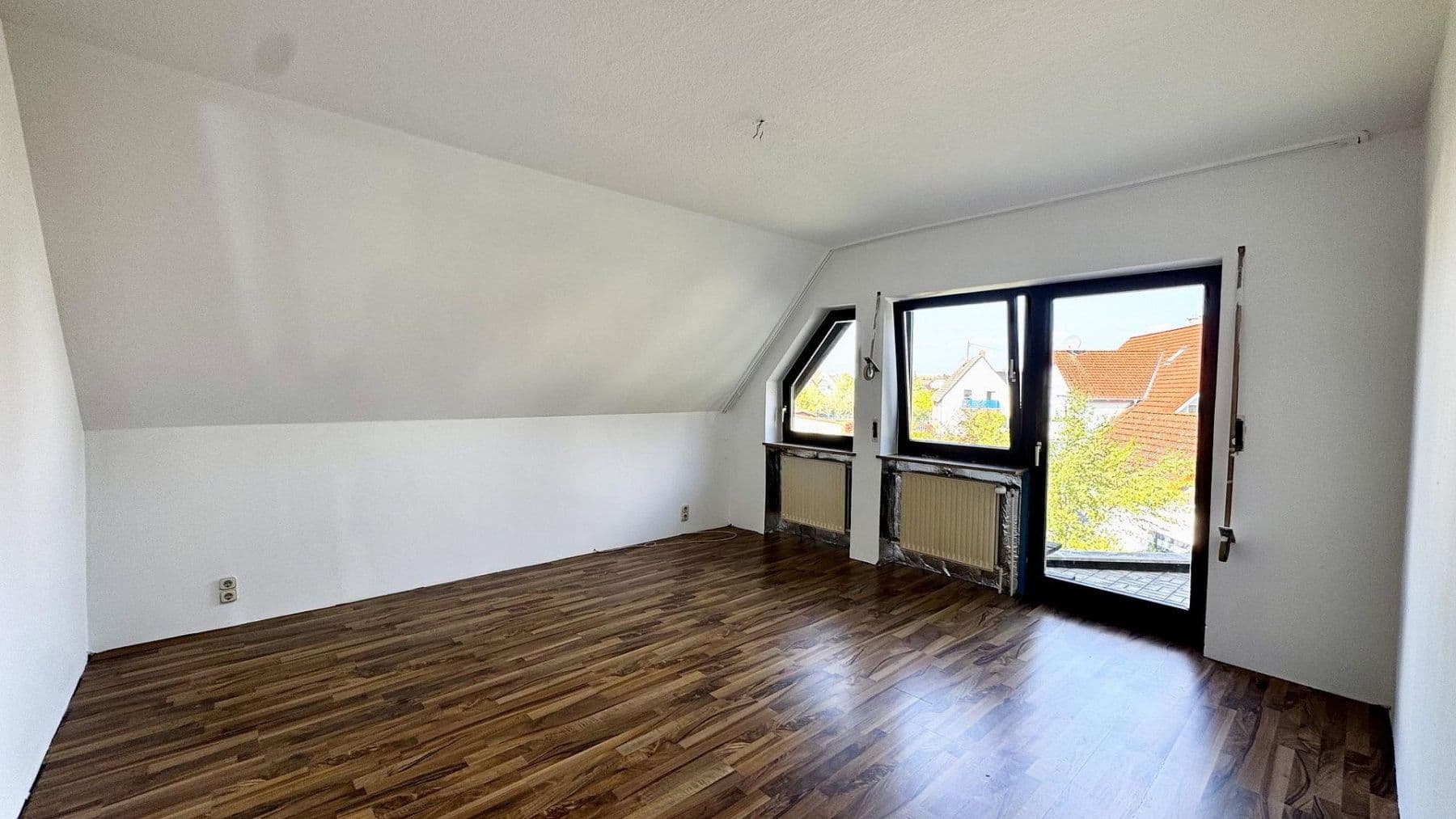 Prodej domu 216 m², pozemek 312 m², Heimstraße 29, Hirschaid, Bavorsko Prodej domu 216 m², pozemek 312 m², Heimstraße 29, Hirschaid, Bavorsko