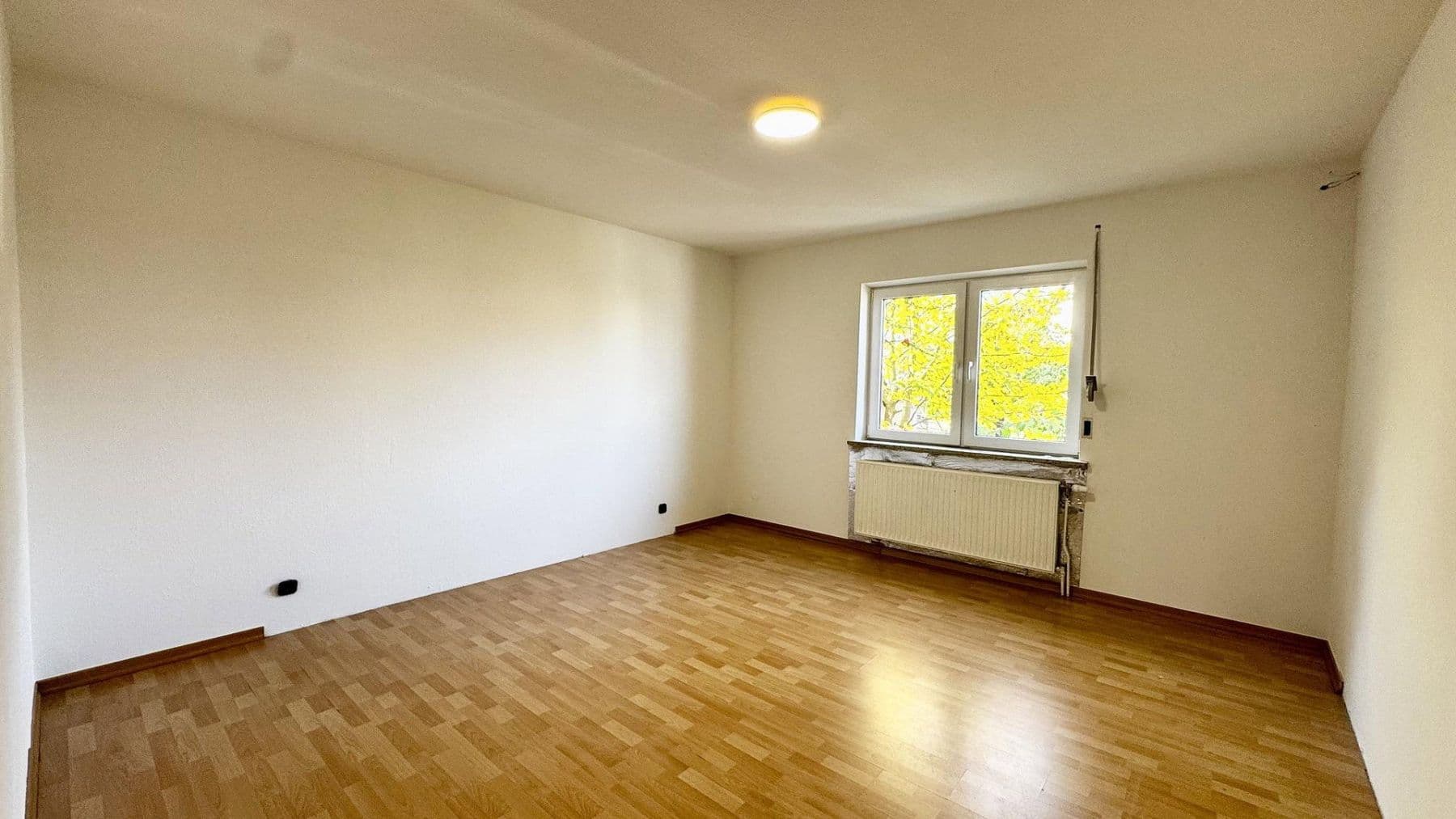 Prodej domu 216 m², pozemek 312 m², Heimstraße 29, Hirschaid, Bavorsko Prodej domu 216 m², pozemek 312 m², Heimstraße 29, Hirschaid, Bavorsko