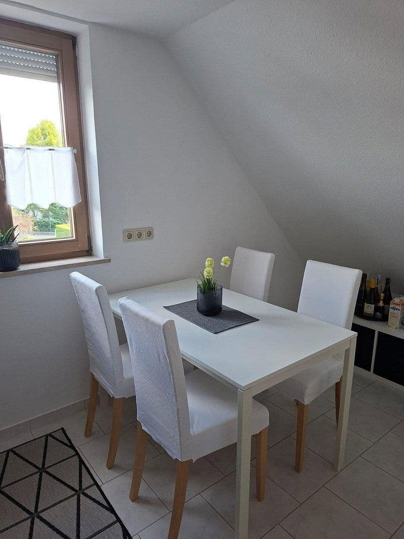 Pronájem bytu 1+kk 55 m², Schelklingeer Straße 12, Augsburg, Bavorsko Pronájem bytu 1+kk 55 m², Schelklingeer Straße 12, Augsburg, Bavorsko