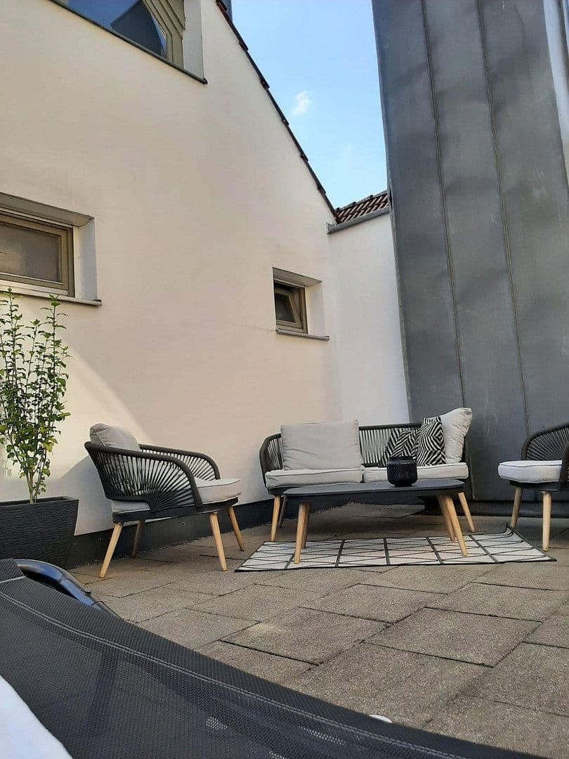 Pronájem bytu 1+kk 55 m², Schelklingeer Straße 12, Augsburg, Bavorsko Pronájem bytu 1+kk 55 m², Schelklingeer Straße 12, Augsburg, Bavorsko
