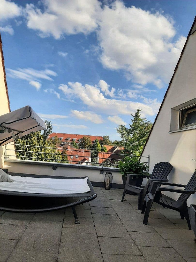 Pronájem bytu 1+kk 55 m², Schelklingeer Straße 12, Augsburg, Bavorsko Pronájem bytu 1+kk 55 m², Schelklingeer Straße 12, Augsburg, Bavorsko