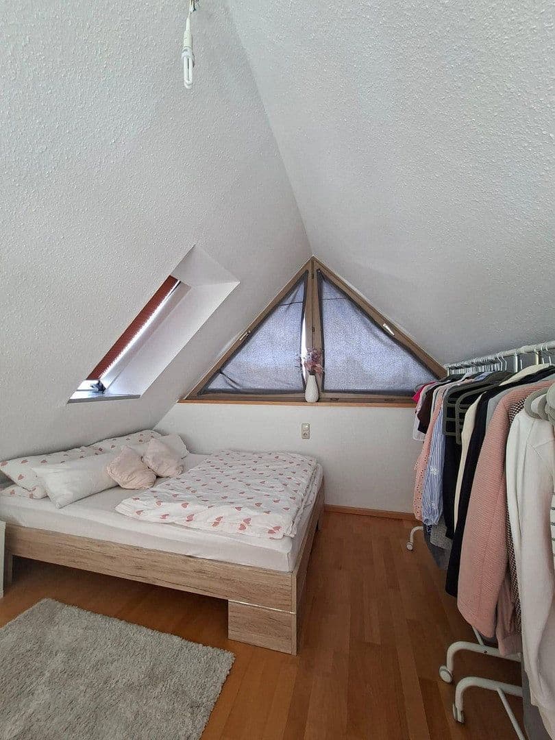 Pronájem bytu 1+kk 55 m², Schelklingeer Straße 12, Augsburg, Bavorsko Pronájem bytu 1+kk 55 m², Schelklingeer Straße 12, Augsburg, Bavorsko