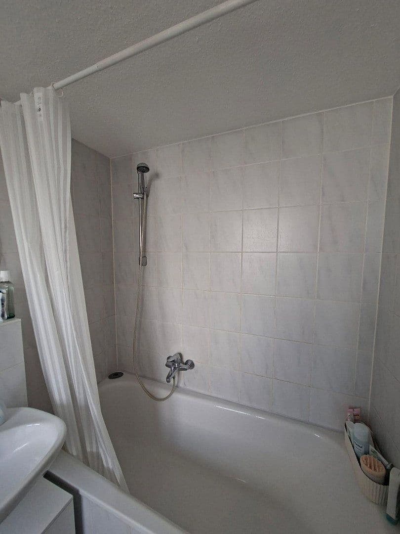 Pronájem bytu 1+kk 55 m², Schelklingeer Straße 12, Augsburg, Bavorsko Pronájem bytu 1+kk 55 m², Schelklingeer Straße 12, Augsburg, Bavorsko