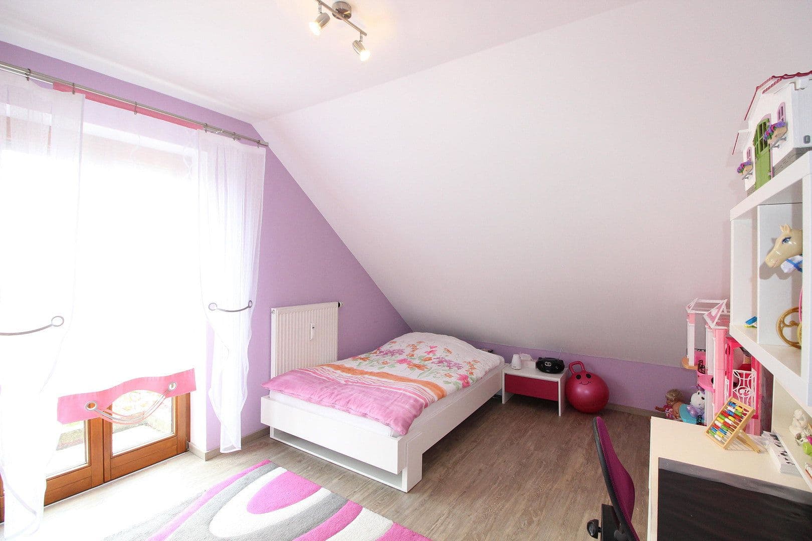 Pronájem bytu 4+1 95 m², Schwabhausen/ Oberroth, Bavorsko Pronájem bytu 4+1 95 m², Schwabhausen/ Oberroth, Bavorsko