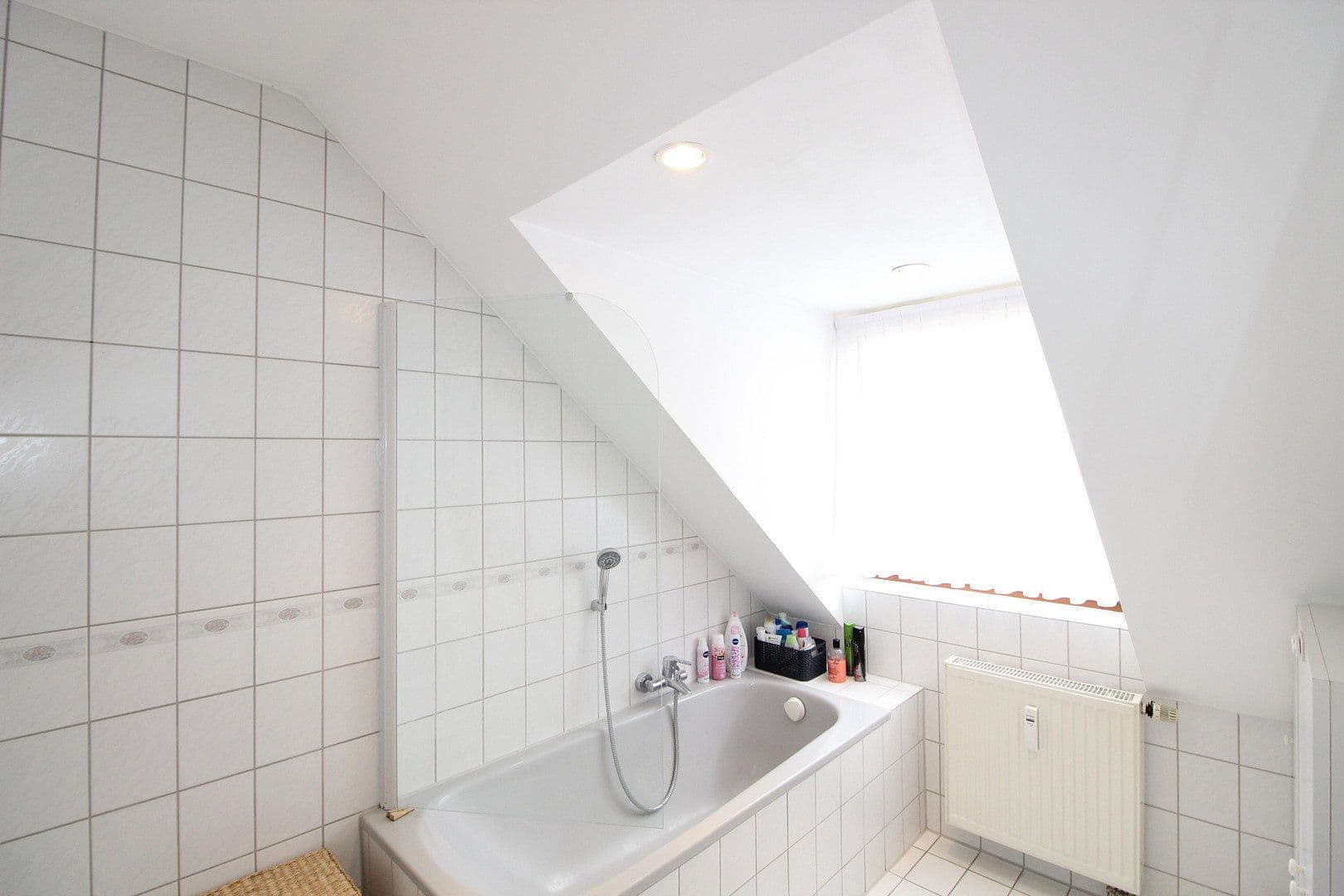 Pronájem bytu 4+1 95 m², Schwabhausen/ Oberroth, Bavorsko Pronájem bytu 4+1 95 m², Schwabhausen/ Oberroth, Bavorsko