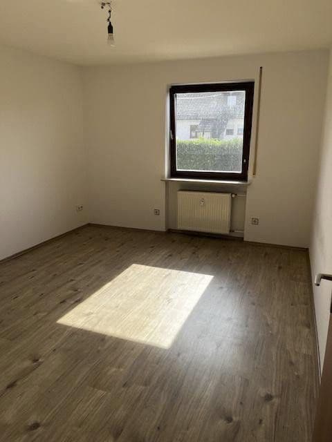 Pronájem bytu 4+1 104 m², Ilmendorf / Geisenfeld, Bavorsko Pronájem bytu 4+1 104 m², Ilmendorf / Geisenfeld, Bavorsko