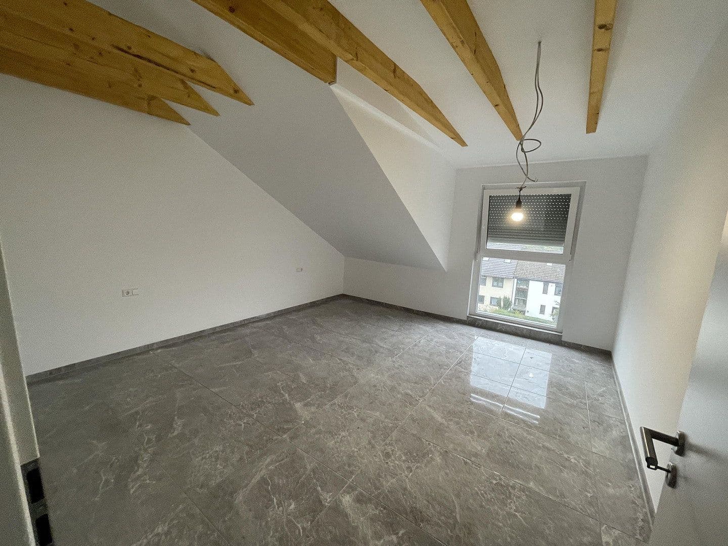 Pronájem bytu 3+1 74 m², Waiblingen, Bádensko-Württembersko Pronájem bytu 3+1 74 m², Waiblingen, Bádensko-Württembersko
